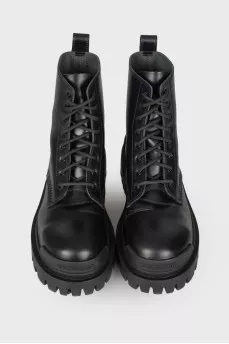 Leather boots with brand logo