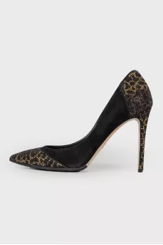 Black shoes with rhinestones