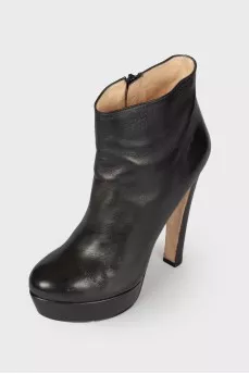High-heeled leather ankle boots