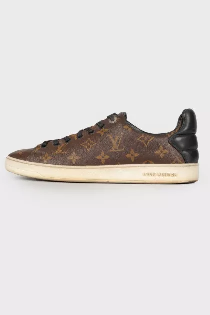 Frontrow sneakers