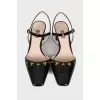 Patent leather shoes with decor