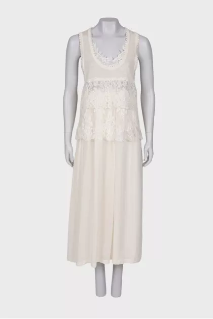 Maxi dress with lace