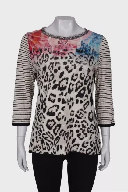 Sweatshirt with contrast print