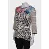 Sweatshirt with contrast print