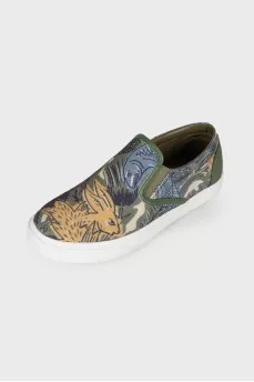 Children's slip-ons, with a tag