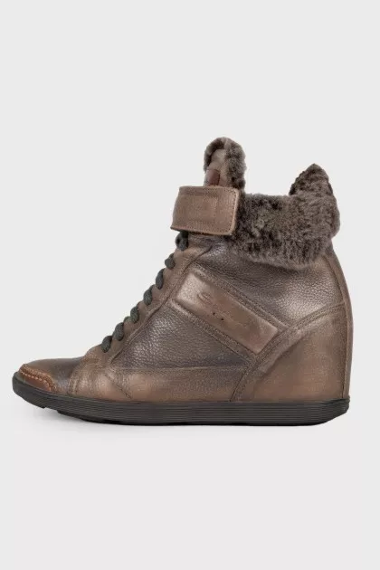 Insulated wedge boots