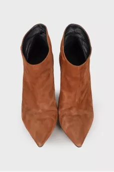 Pointed toecap suede ankle boots