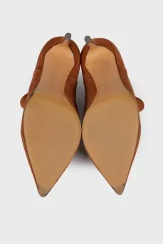 Pointed toecap suede ankle boots