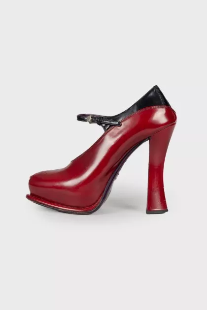 Burgundy leather pumps changeClear