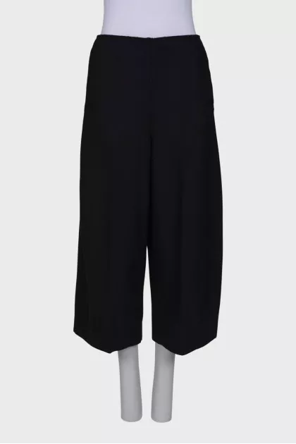 Loose wool trousers