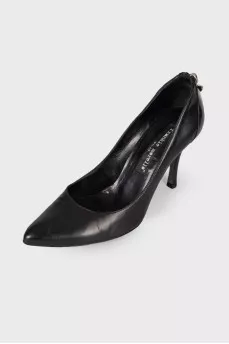 Pointed toe leather pumps