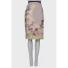 Beige skirt in floral print