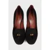 Tassel suede shoes