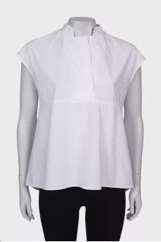 White sleeveless blouse