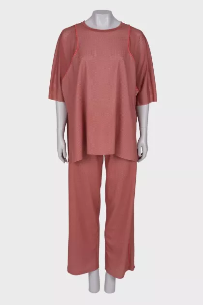 Suit with net pattern 