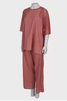 Suit with net pattern 