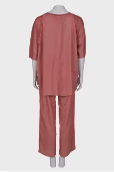 Suit with net pattern 