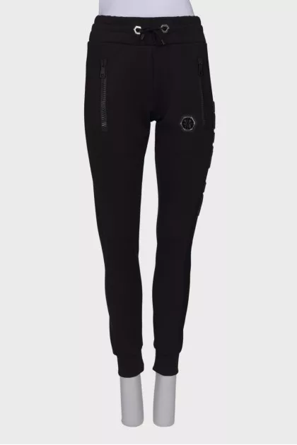 Sporty trousers with brand logo 