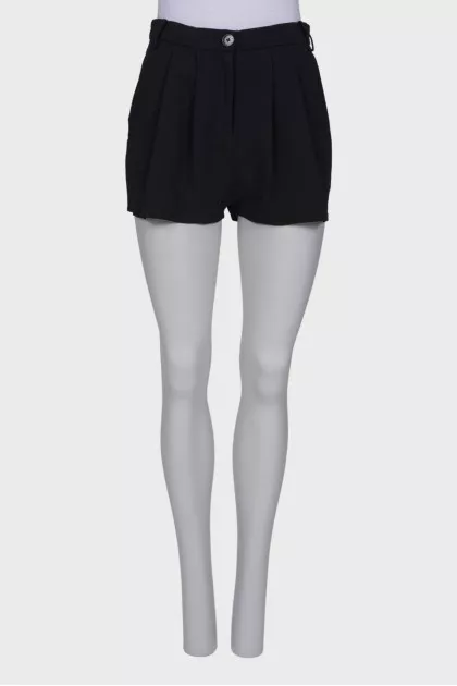 Black shorts with tucks