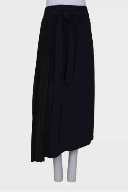 Black skirt with tag