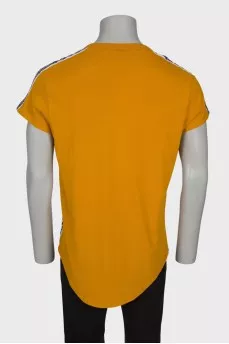 Men's yellow T-shirt