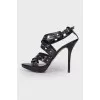 Leather pumps with embossed and rhinestones