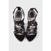 Leather pumps with embossed and rhinestones