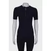 Ribbed T-shirt with a zip on the chest, with a tag
