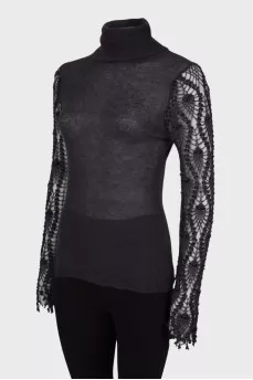 Gray golf with decorated sleeves