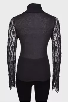 Gray golf with decorated sleeves