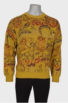Men's mustard sweater with a pattern