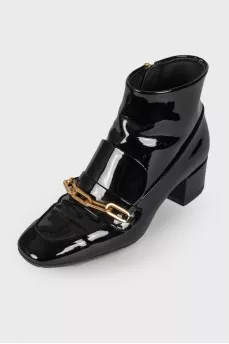 Patent leather boots with chain