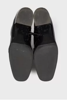 Patent leather boots with chain