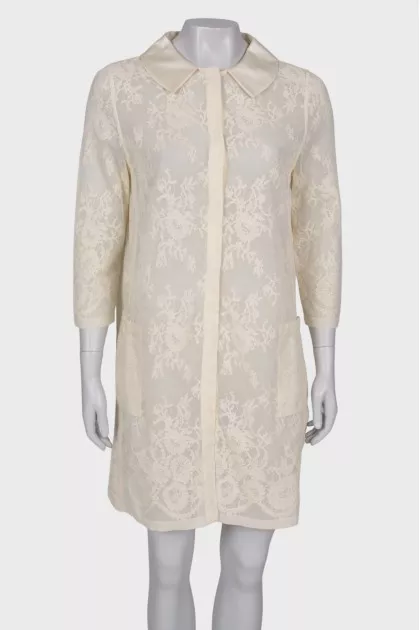 Buttoned lace coat