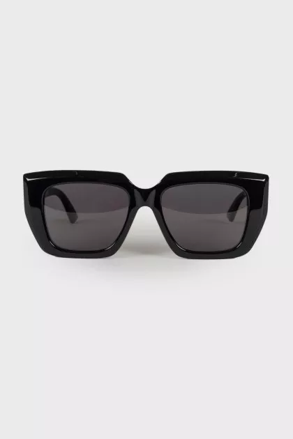 Rectangular sunglasses