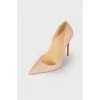 Lacquered pumps