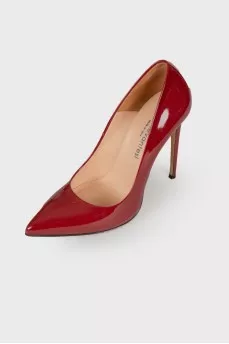 Light burgundy patent leather shoes