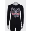 Sweatshirt with brand embroidery
