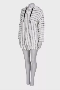 Striped suit with shorts, with tag
