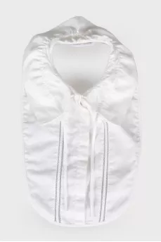 White tie collar