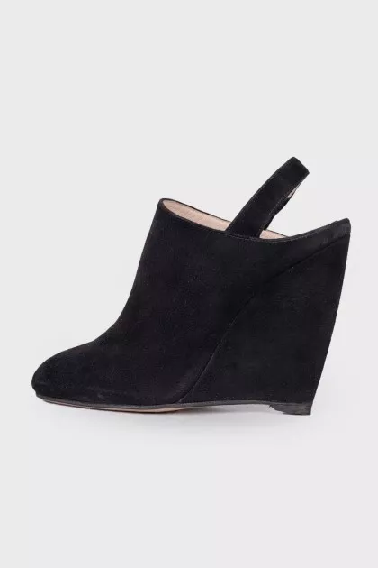 Open heel suede pumps