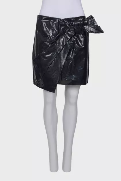 Black skirt with a bow