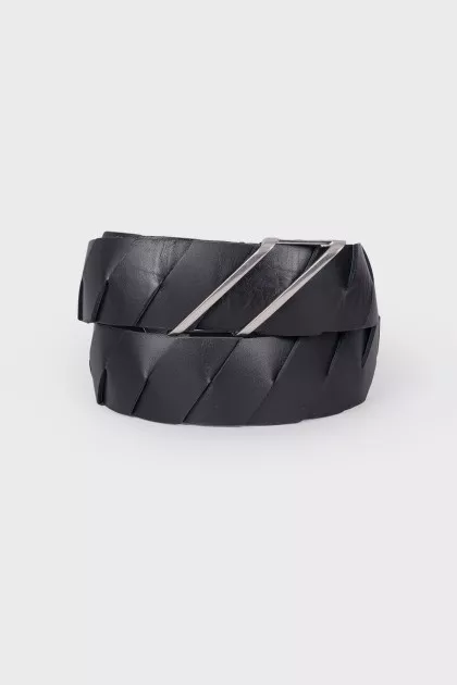 Embossed leather belt