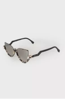 Sunglasses with rhinestones