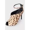 Printed pony leather shoes