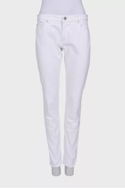 White straight jeans