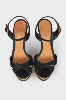 Sandals with golden platform