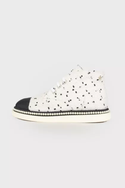 Textile boots with rhinestones