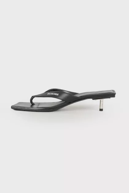 Stiletto leather slippers