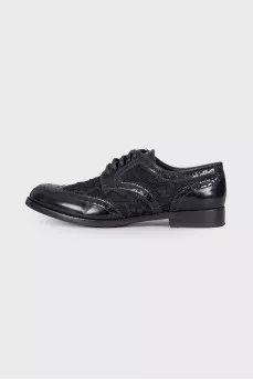 Brogues combined with lace